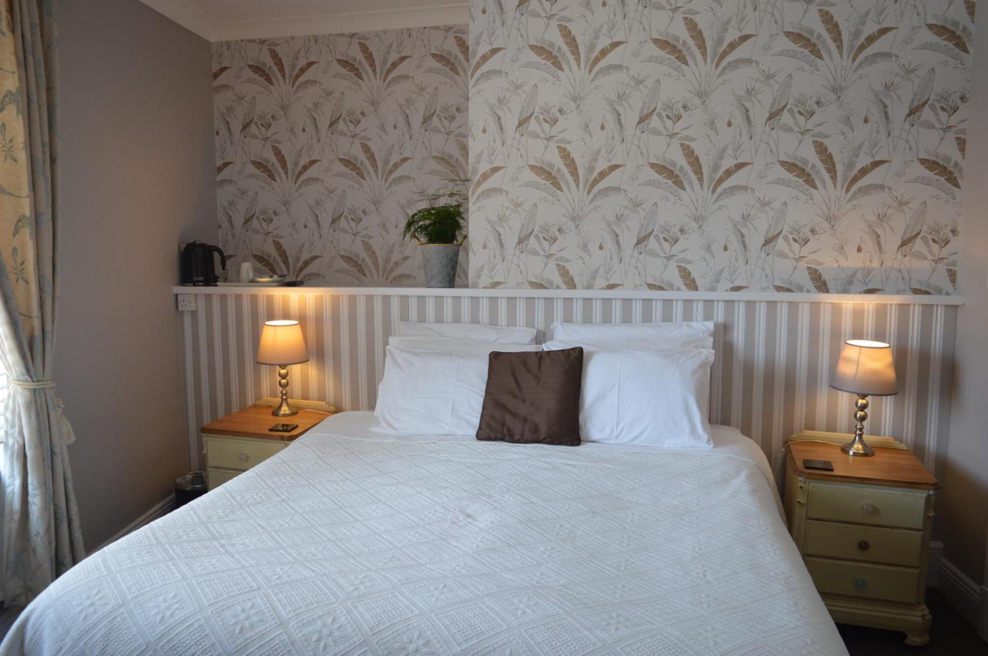 The Ilchester Arms Hotel, Ilchester Somerset Exterior foto
